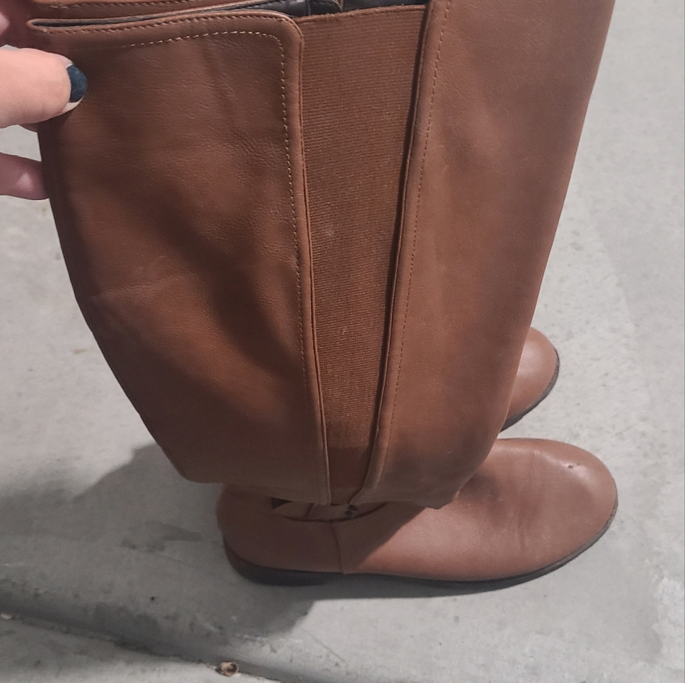 Boots - Picture 4 of 4